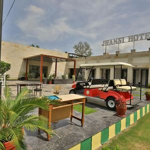 Jhansi Hotel